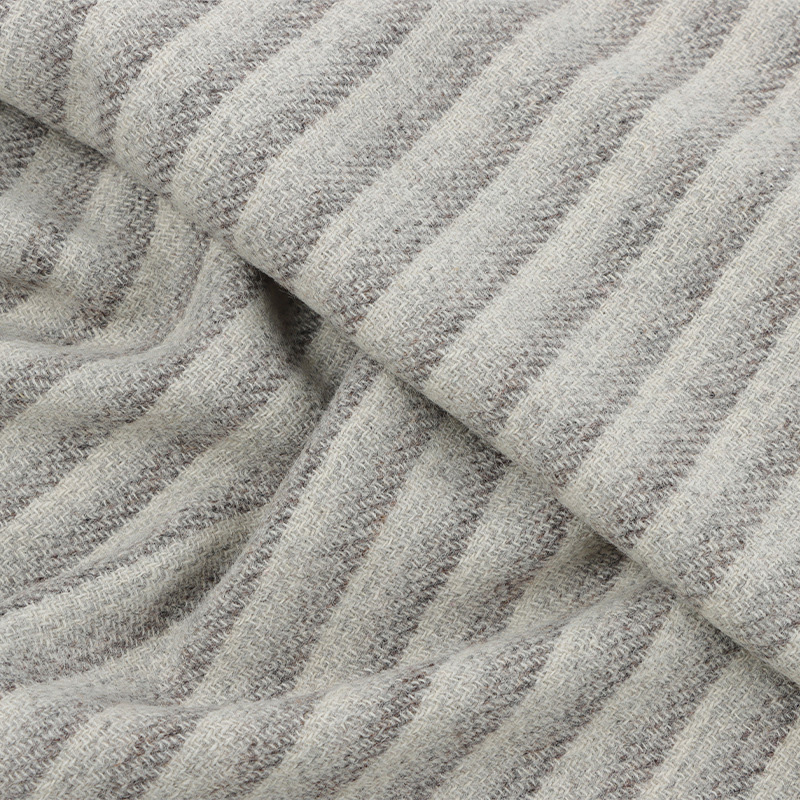 Vizualno proširenje okomite prugaste tkanine